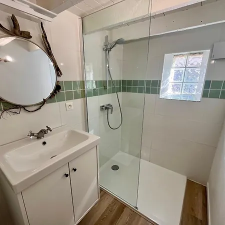 Charmante Petite Maison Dépendance Hébergement de vacances *